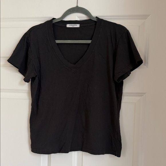 perfectwhitetee Tops - perfectwhitetee Black V-Neck Short Sleeve Tee